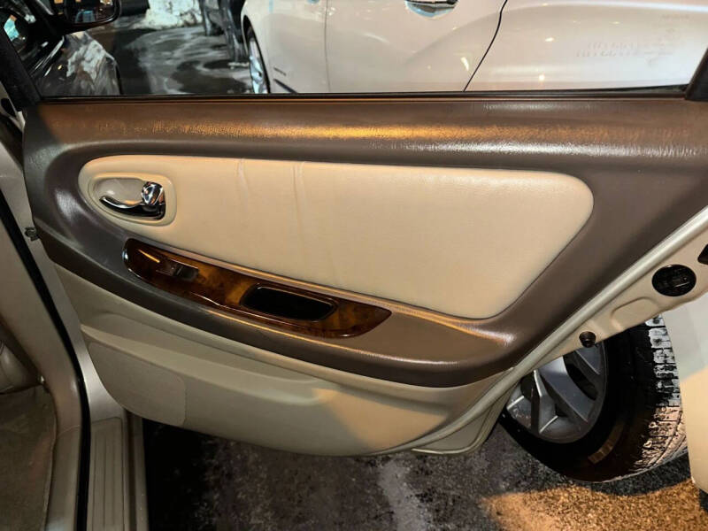 2000 Nissan Maxima