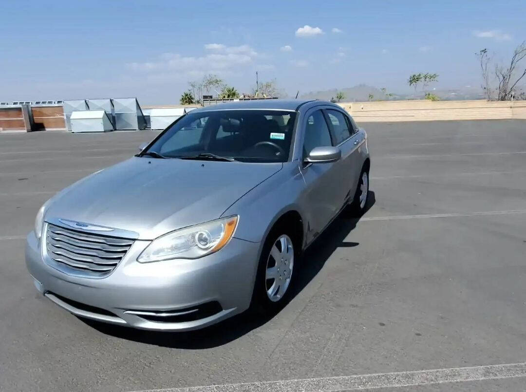 2012 Chrysler 200  - $6,900