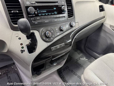 2012 Toyota Sienna LE 8-Passenger