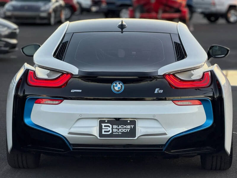 2016 BMW i8