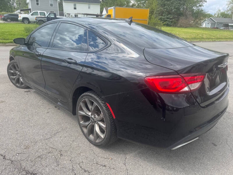 2016 Chrysler 200 S