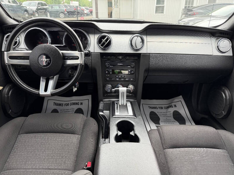 2007 Ford Mustang V6 Deluxe