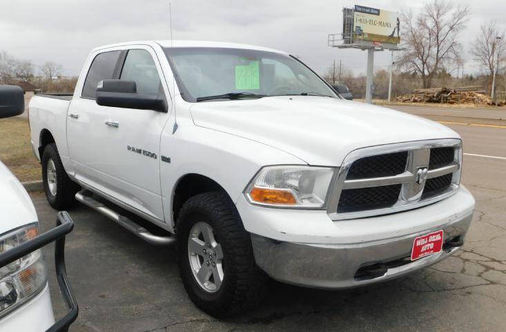 White 2011 Ram 1500 SLT 4x4 SLT 4dr Crew Cab 5.5 ft. SB Pickup 1