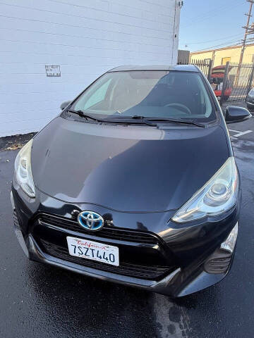 2016 Toyota Prius c Two