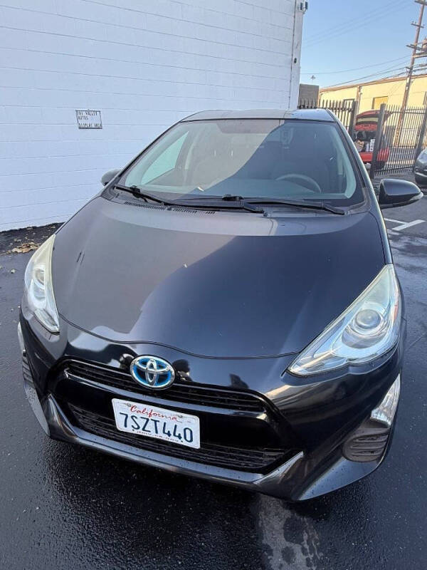 2016 Toyota Prius c Two