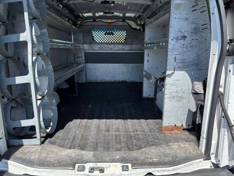 2015 Chevrolet Express Cargo Work Van - Photo 23