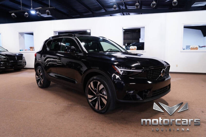 2024 Volvo XC40 B5 Plus Dark Theme
