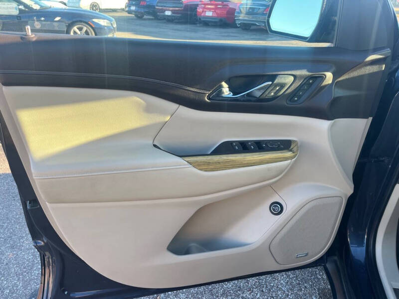 2019 GMC Acadia Denali