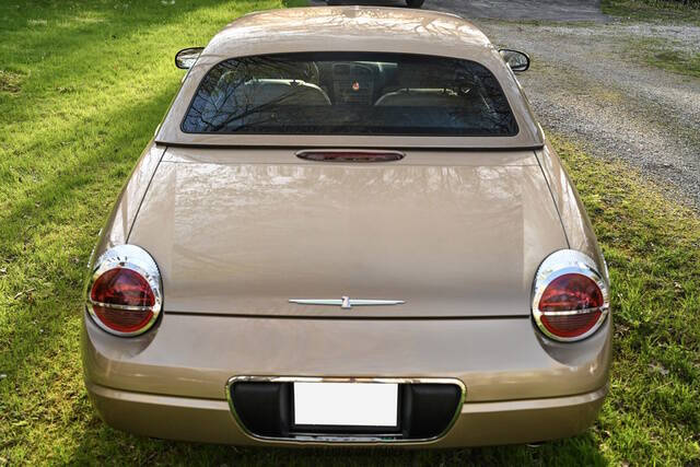 2005 Ford Thunderbird Deluxe