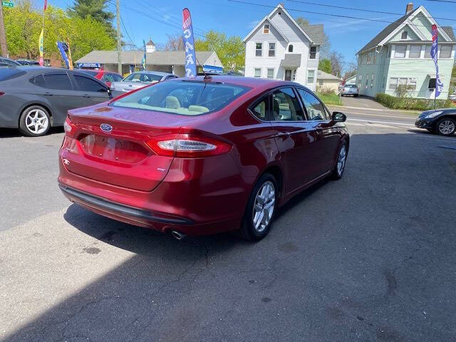 2013 Ford Fusion SE
