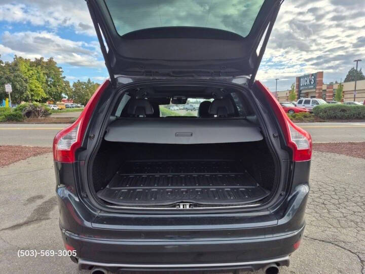 2016 Volvo XC60 T6 Drive-E R-Design Platinum