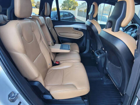 2018 Volvo XC90 T6 Momentum