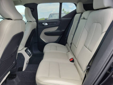 2026 Volvo XC40 B4 Plus