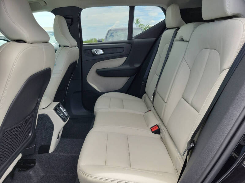 2026 Volvo XC40 B4 Plus