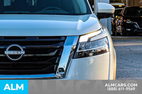 2022 Nissan Pathfinder SV