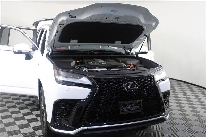 2025 Lexus LX 700h F SPORT Handling