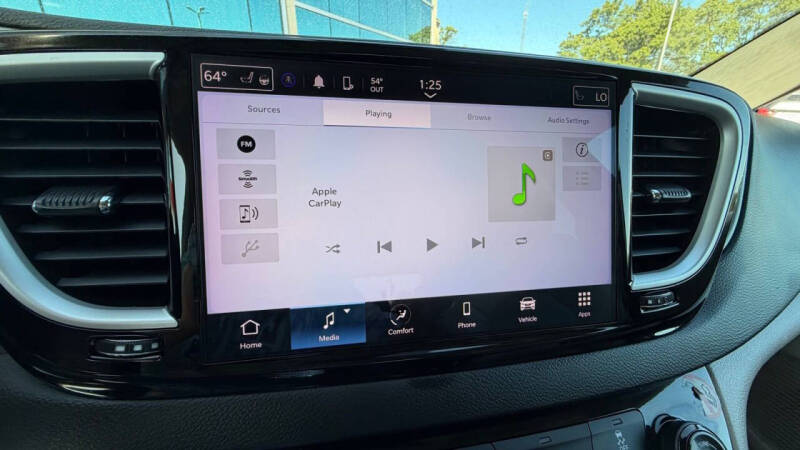 2022 Chrysler Pacifica Touring L