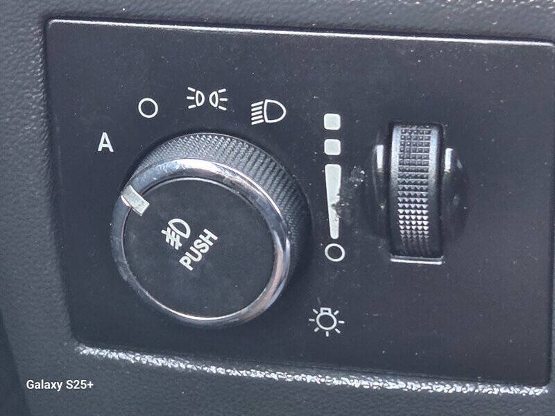 2011 Dodge Challenger SE