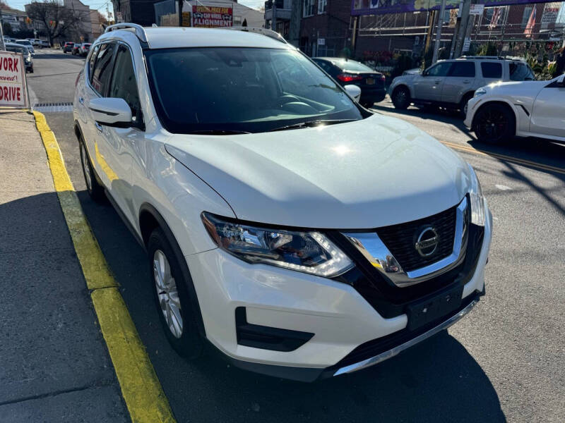 Nissan Rogue's photo