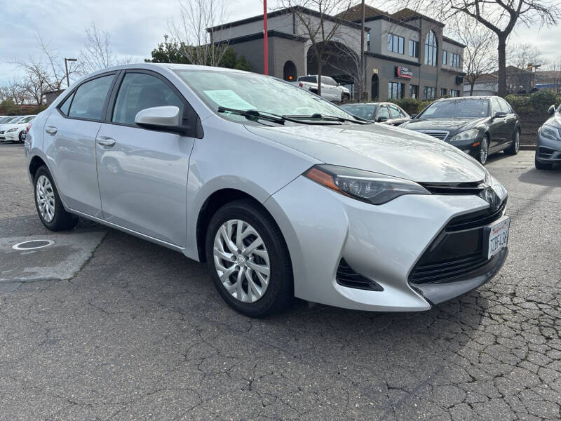 2017 Toyota Corolla LE's photo