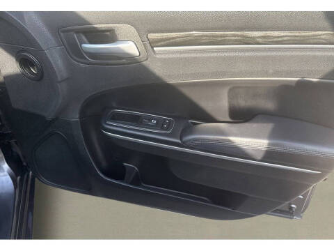 2018 Chrysler 300 Touring L