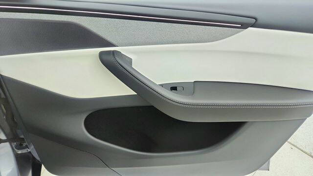 2026 Tesla Model Y Long Range