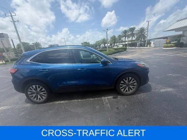 2022 Ford Escape Titanium