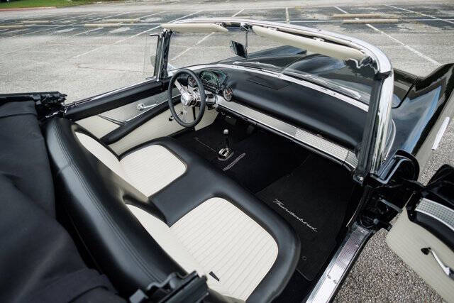 1956 Ford Thunderbird