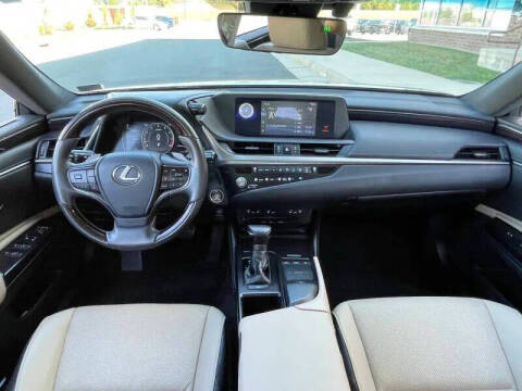 2021 Lexus ES 350