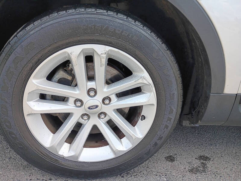 2015 Ford Explorer