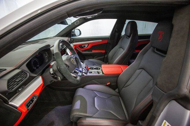 2022 Lamborghini Urus