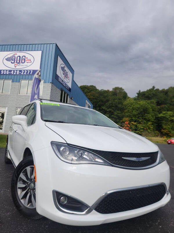 2020 Chrysler Pacifica Touring L Plus's photo
