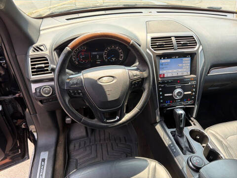 2017 Ford Explorer Platinum