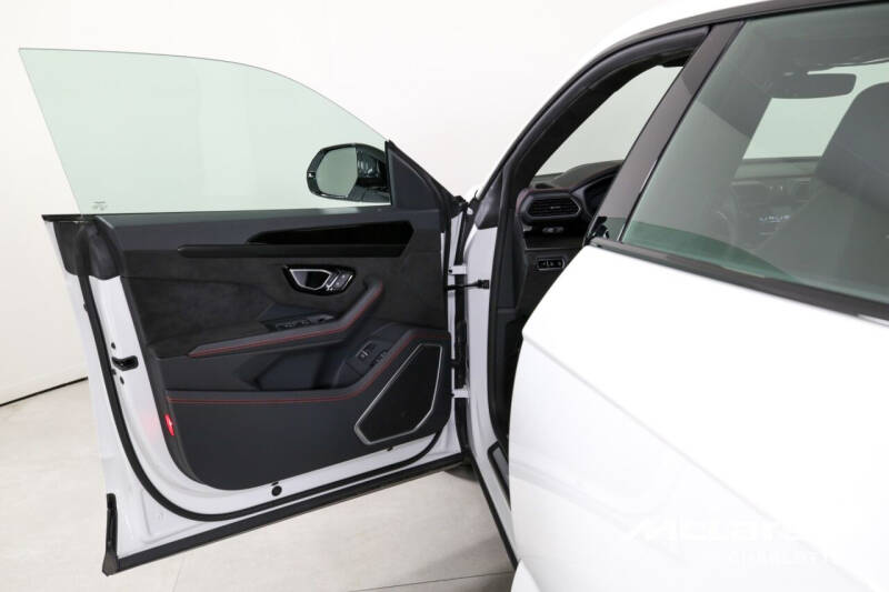 2023 Lamborghini Urus S