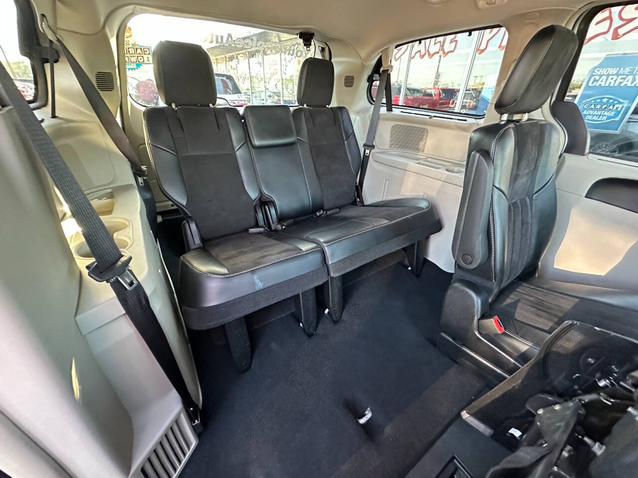 ChryslerTown and Country27