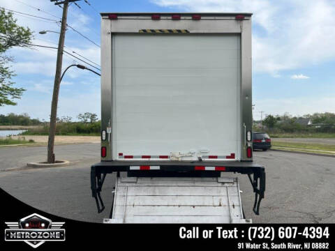 2016 Freightliner M2 106