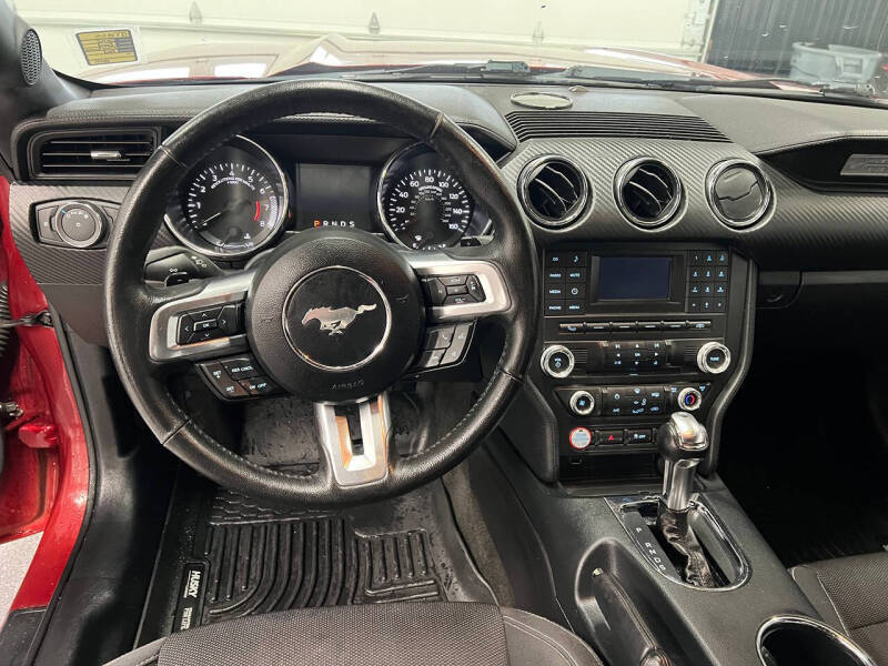 2016 Ford Mustang V6