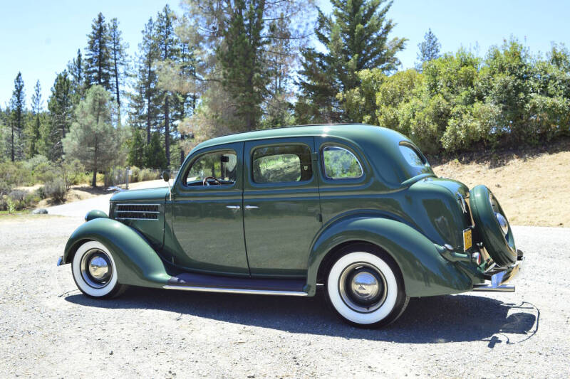 1936 Ford Deluxe