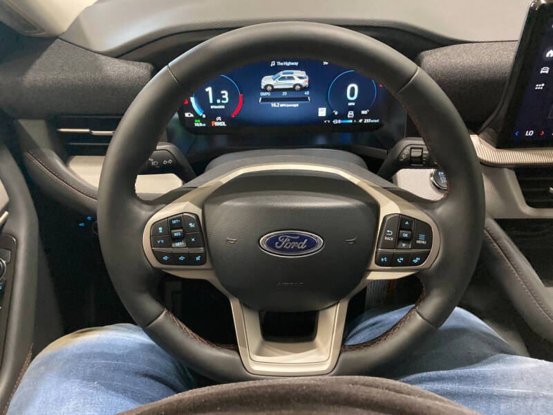 2025 Ford Explorer Active