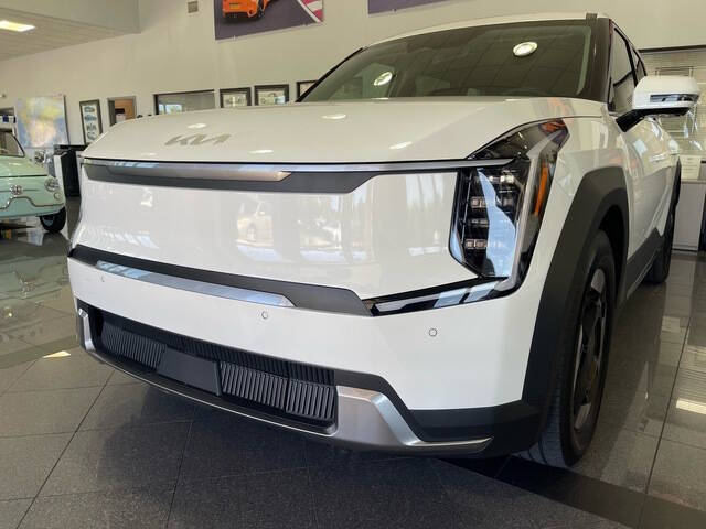 2024 Kia EV9 Light Long Range
