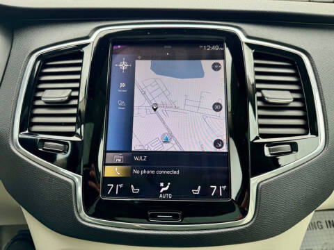 2017 Volvo XC90 T6 Momentum
