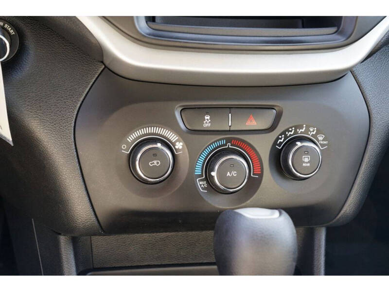 2017 Jeep Cherokee Sport