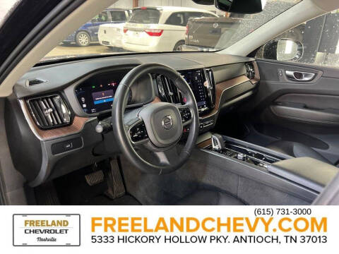 2023 Volvo XC60 B5 Plus Dark Theme