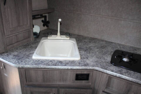 2017 Pacific Coachworks Econ 18RBS