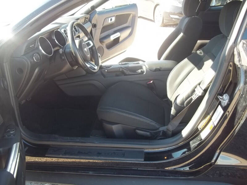 2017 Ford Mustang V6