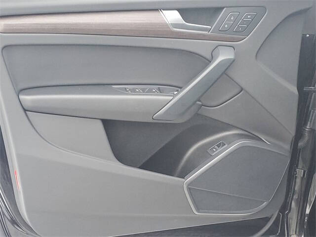 2023 Audi Q5 quattro Premium 40 TFSI