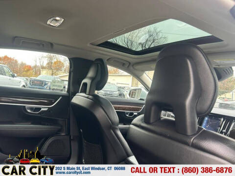 2017 Volvo S90 T6 Momentum