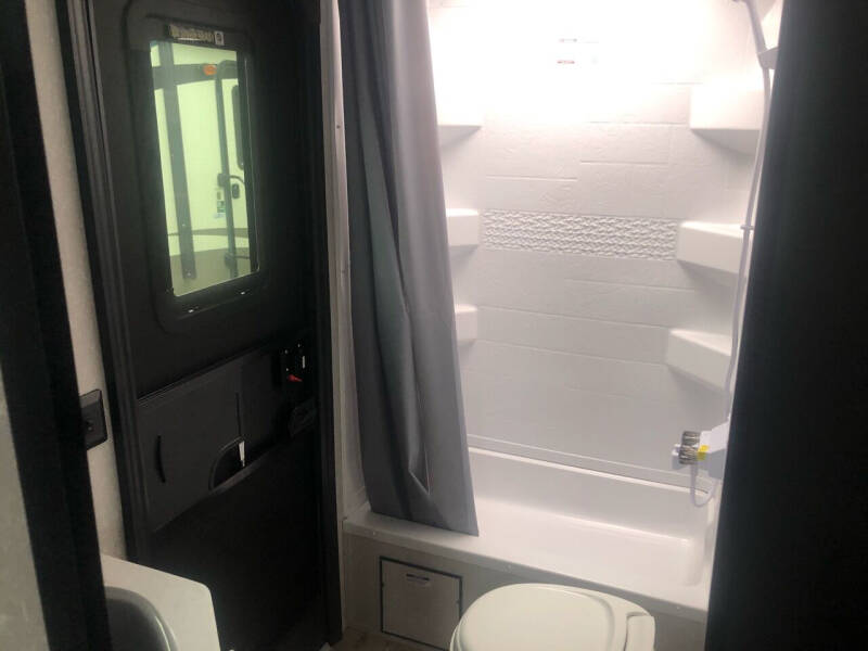 2021 FOR RENT!!!  Forest River Greywolf 23DBH