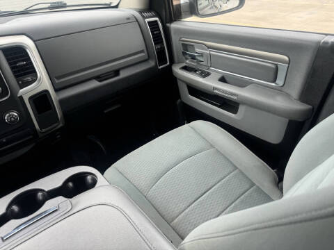 2018 RAM 1500 SLT