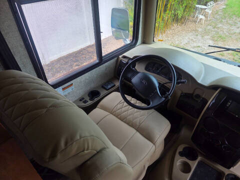 2017 Thor Motor Coach MIRAMAR 35.2